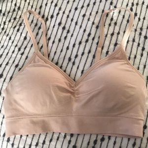 Mae Wireless, seamless bra.